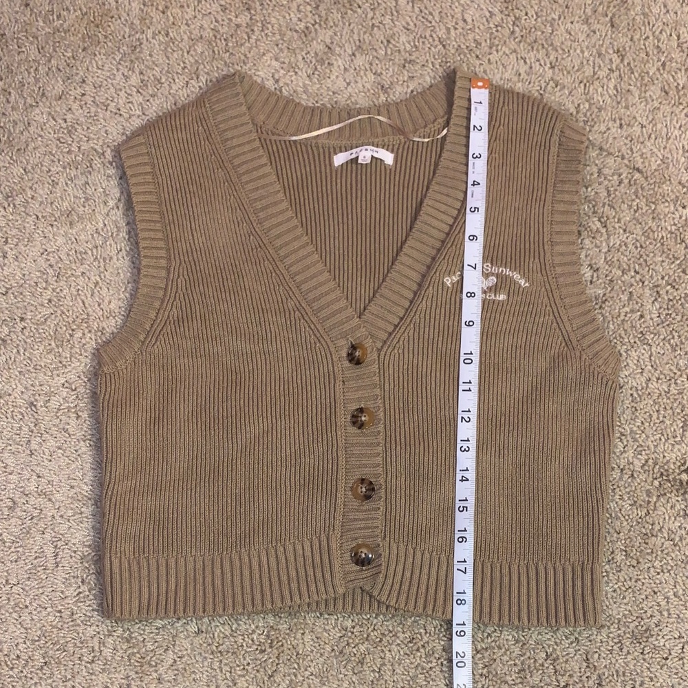 PacSun Women’s Pacific Sunwear Tan Knit Button Vest Small - Picture 8 of 10